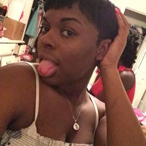 Meet your Posher, Talia